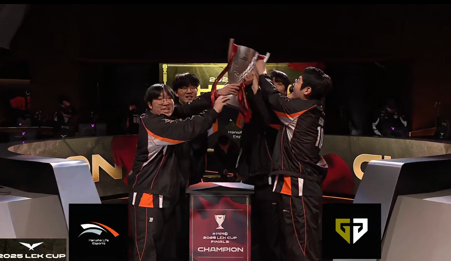 100T血洗HLE，Deft单局斩获MVP峡谷大战半决赛，技惊四座