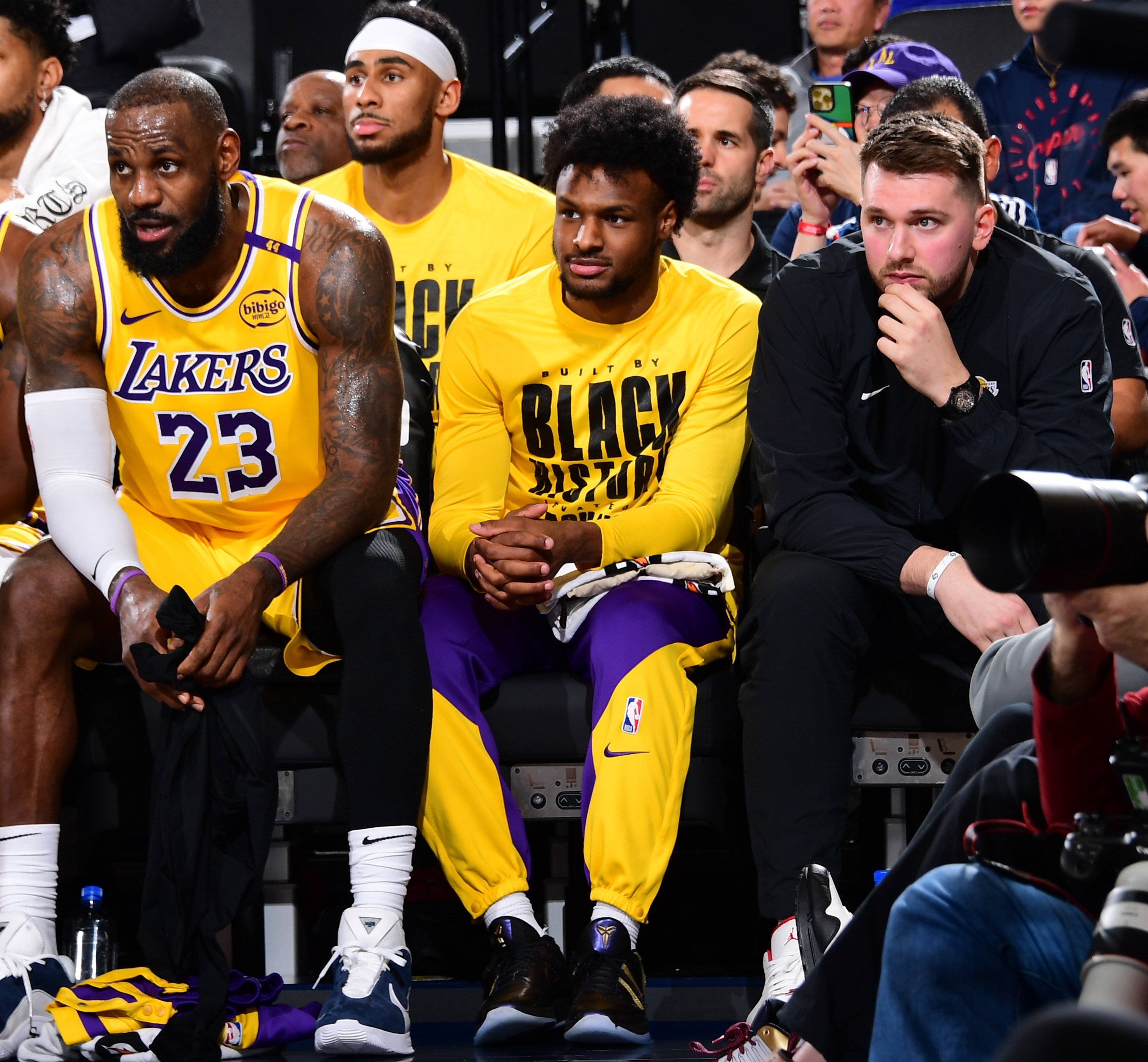 快船碾压江苏队,詹姆斯扛起全队 快船碾压江苏队,詹姆斯扛起全队